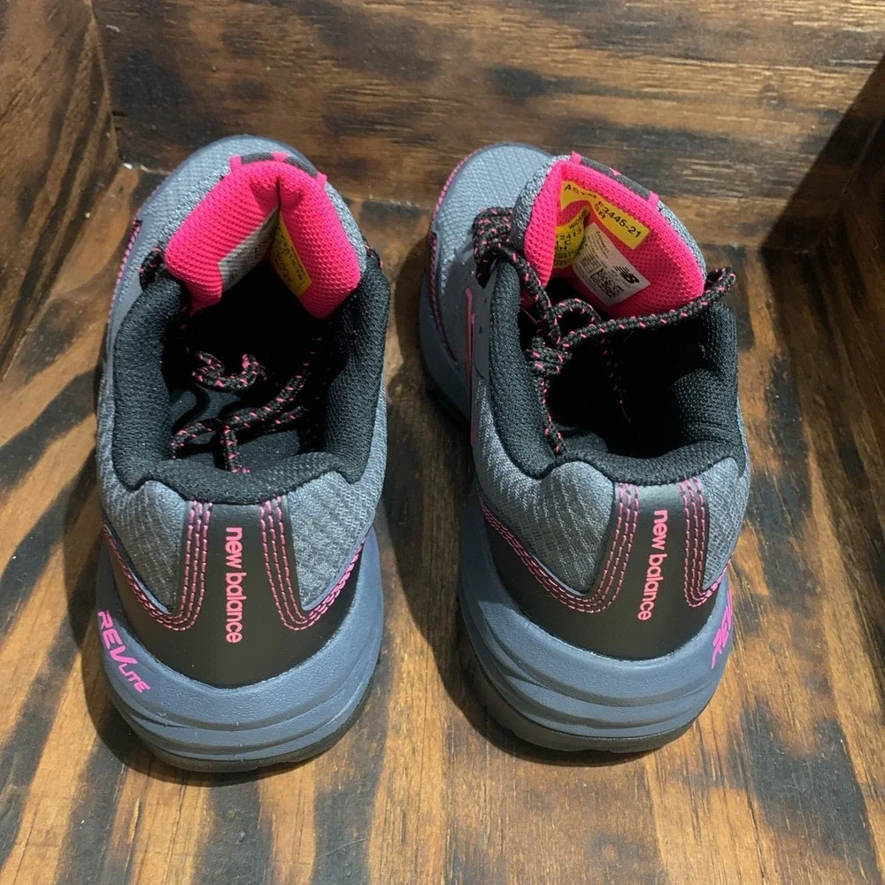 New Balance 589‎ Industrial Composite Toe Shoe Women 7.5B Pink Gray ASTM Safety
